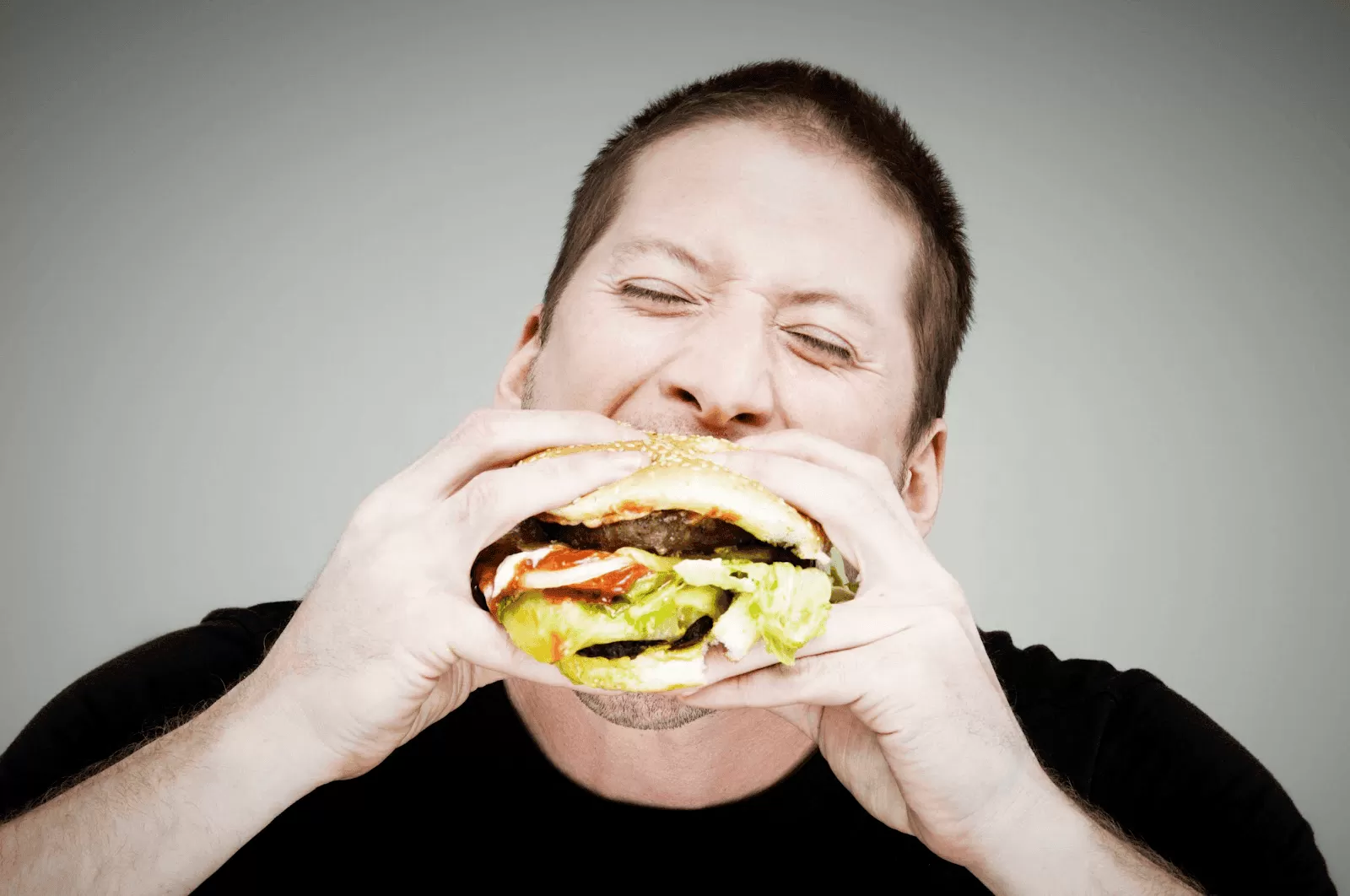 Estudiante y la comida rápida.