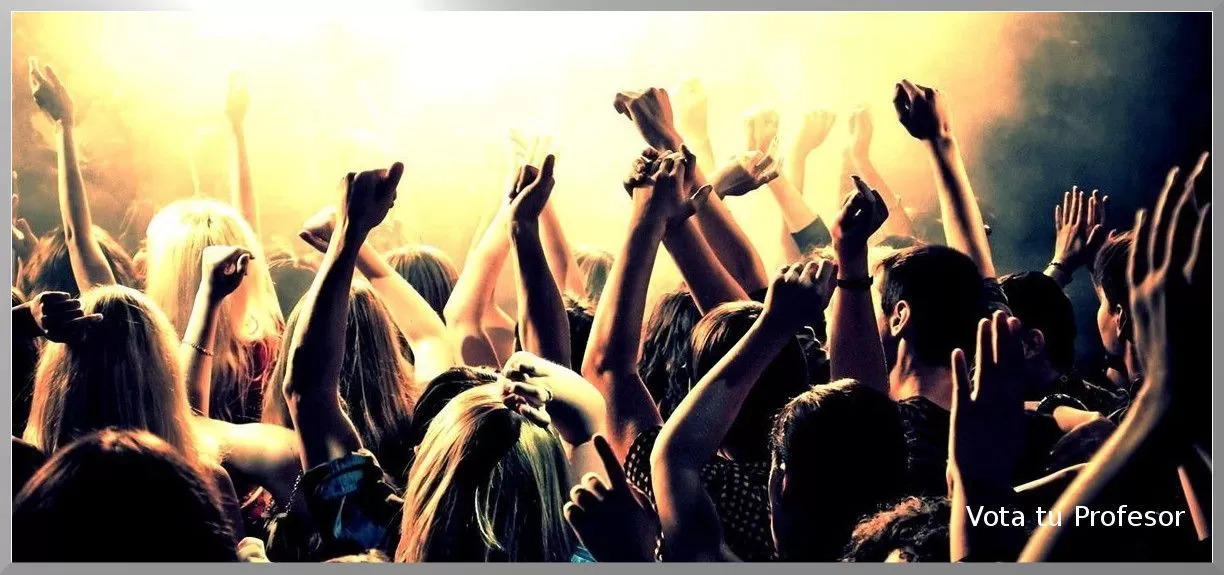 Diario de un Estudiante - Fiesta Sábado Noche. Fiesta Sábado Noche, Resaca Domingo y un mal Lunes.