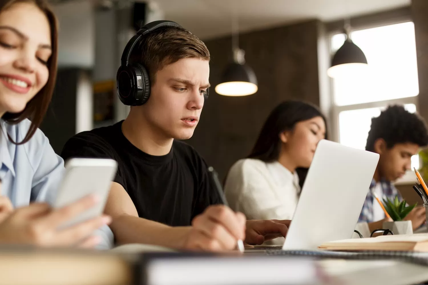 unedasiss estudiar en españa
