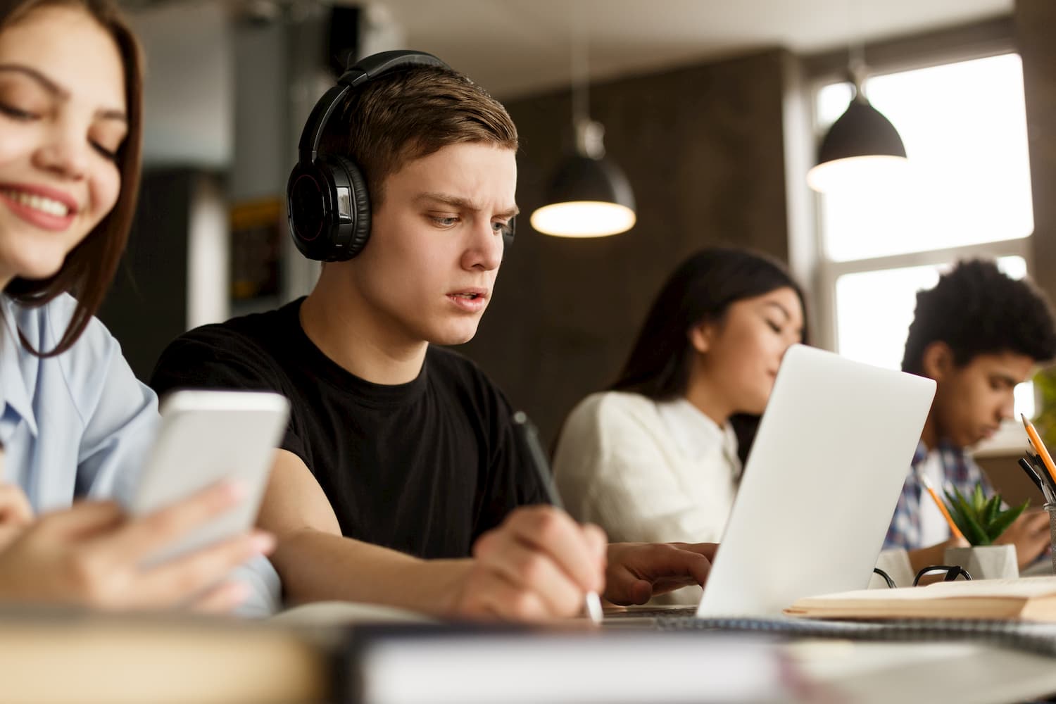 unedasiss estudiar en españa