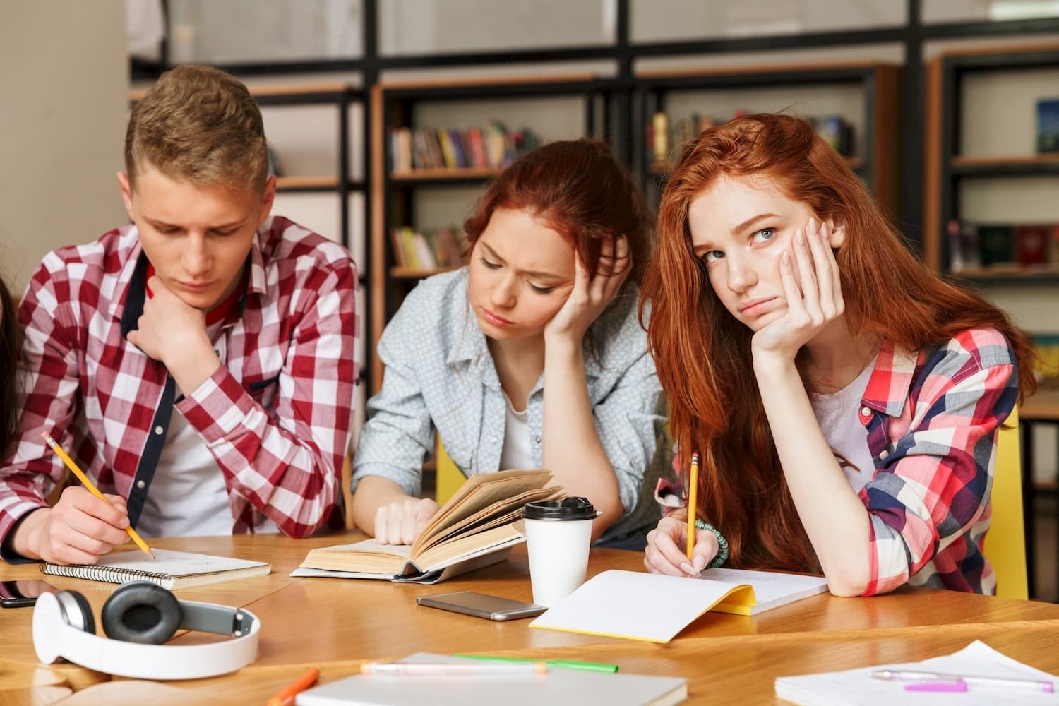 ¿Por qué comprar trabajos de grado o máster en la universidad?